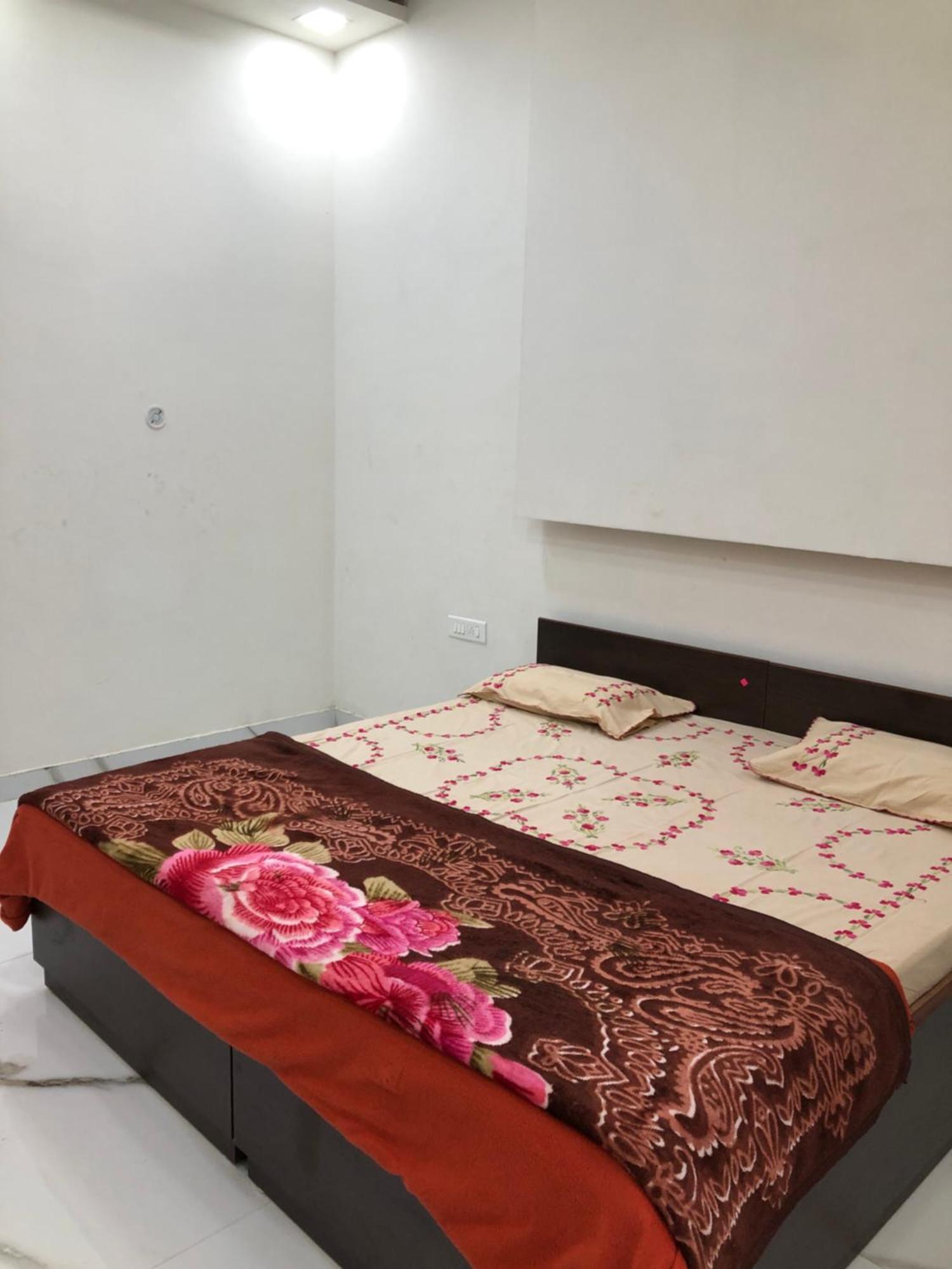 Ramaya Home Stay Varanasi Exteriör bild