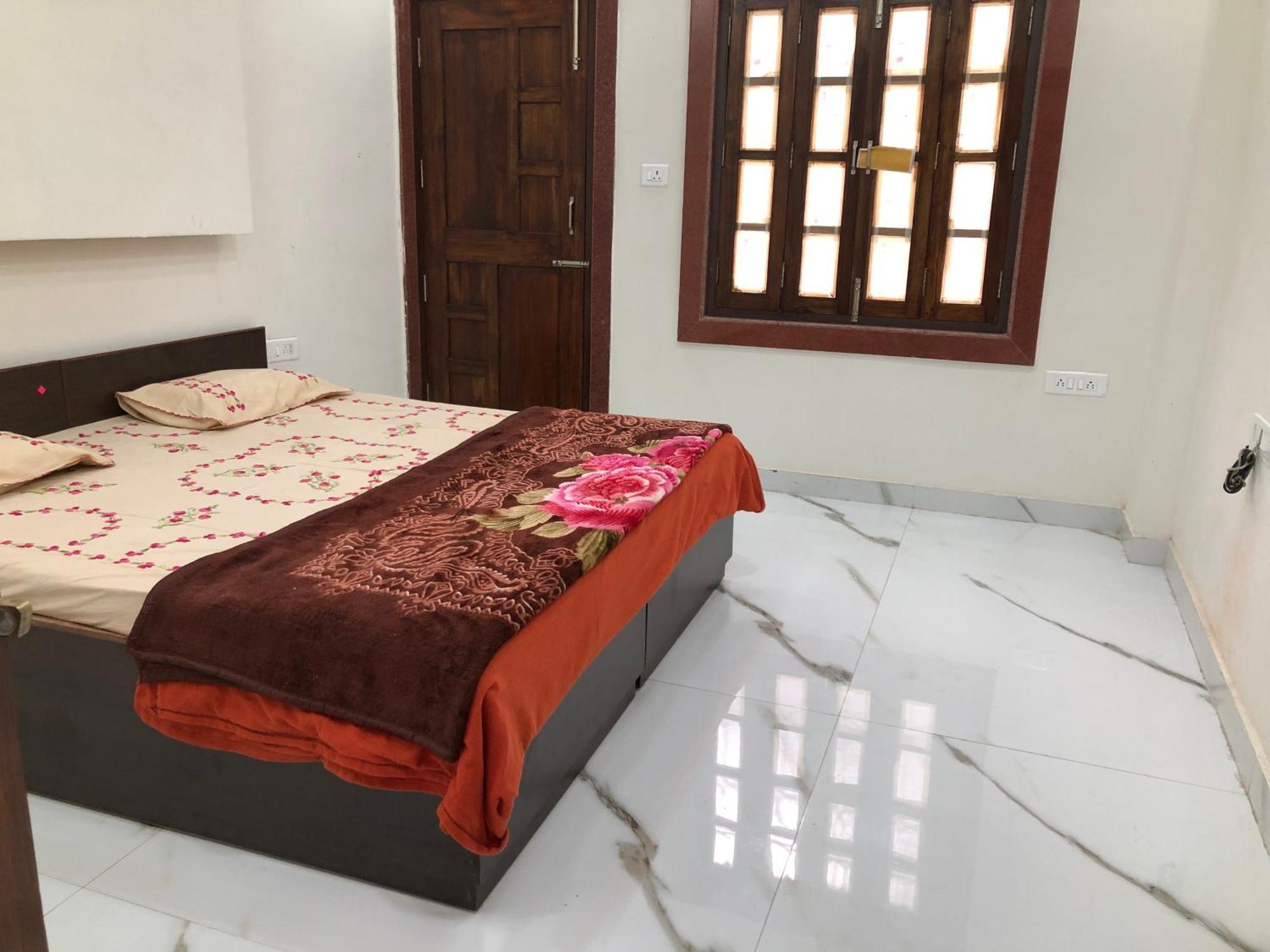 Ramaya Home Stay Varanasi Exteriör bild