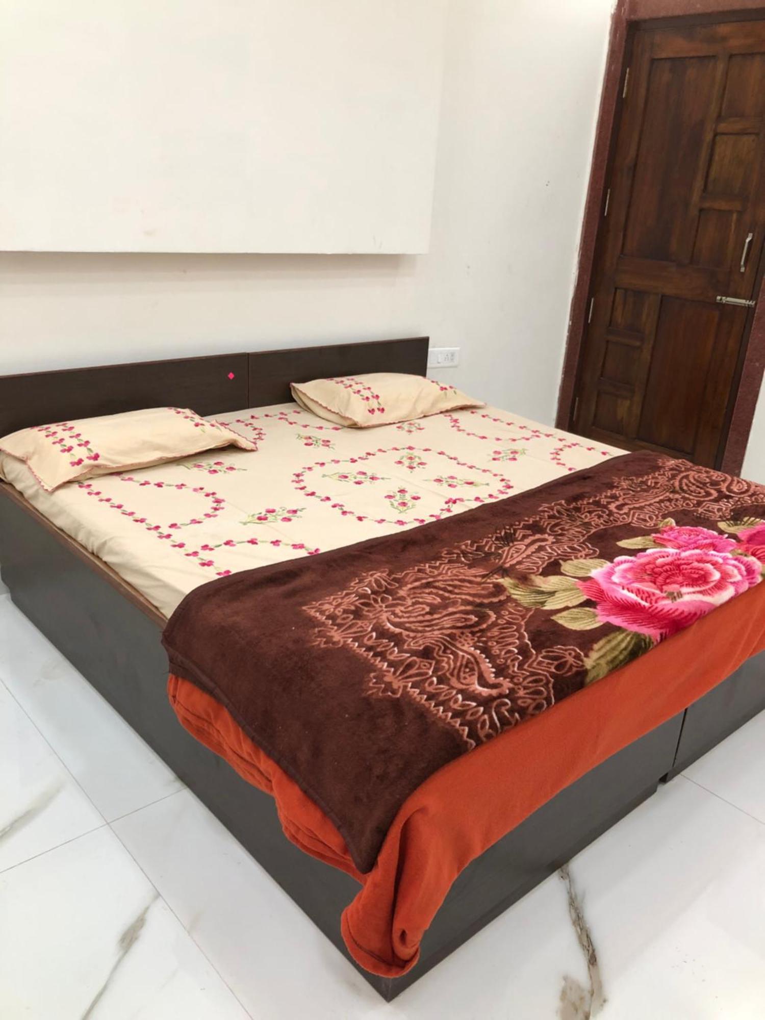 Ramaya Home Stay Varanasi Exteriör bild
